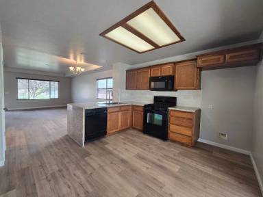 Main picture of 1371 Muscat Ct