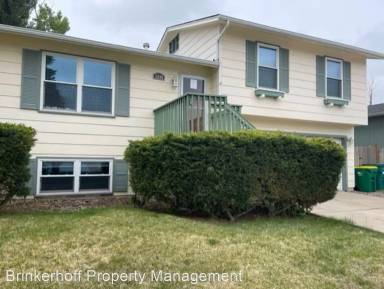 Main picture of 3240 Queen Ct