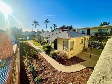 Main picture of 4455 McClintock St