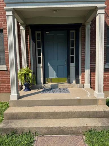 Main picture of 2079 Douglass Blvd