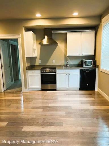 Main picture of 3425 102nd Ave NE