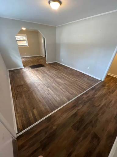 Main picture of 708 W Glenn Ave