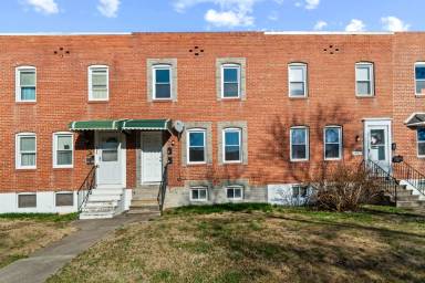 Main picture of 2905 Yorkway