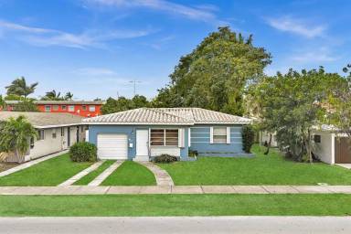 Main picture of 1845 Sherman St