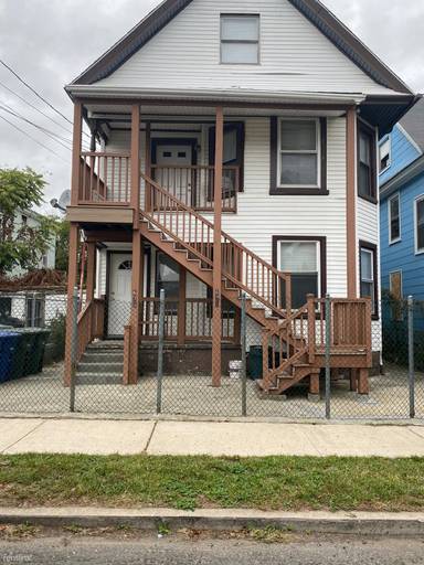 Main picture of 671 Shelton St