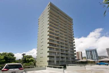 Main picture of Iolani Regent