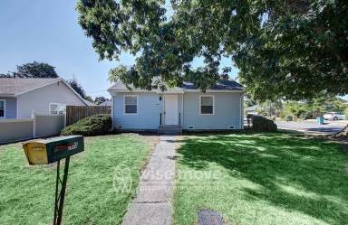 Main picture of 2903 E 28th St