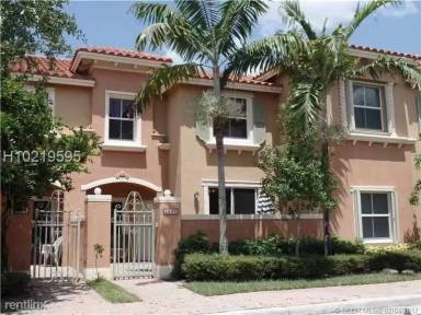 Main picture of 1048 SW 143rd Ave
