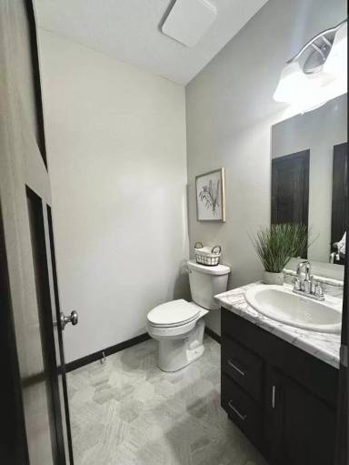 Main picture of 6006 E Copper Pl