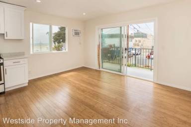Main picture of 18 Sunset Ave