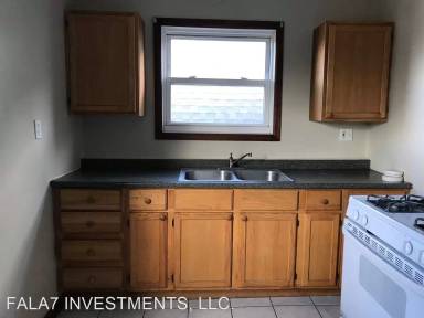 Main picture of 3173 N Holton St