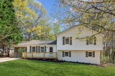 Main picture of 2453 Falcon Ct