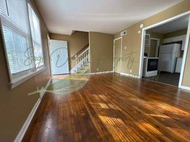 Main picture of 1030 N Union St