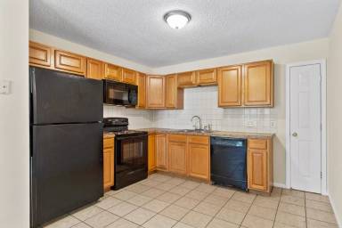 Main picture of 1824 Chippendale Ln