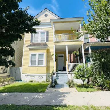Main picture of 410 E Park Ave
