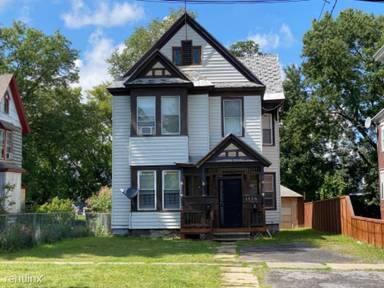 Main picture of 1536 Sunset Ave