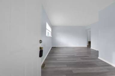 Main picture of 849 Wellington Blvd