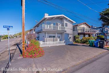 Main picture of 401 Rennell St