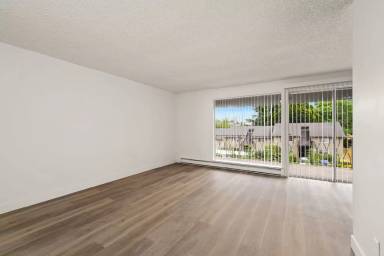 Main picture of 10746 16th Ave SW