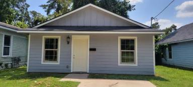 Main picture of 119 E Gregg St