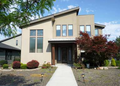 Main picture of 2881 S Trailwood Way