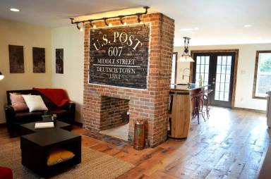 Main picture of 607 Middle St