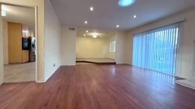 Main picture of 8887 Davona Dr