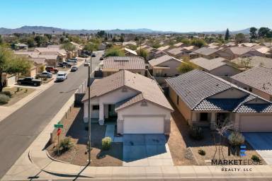Main picture of 83 5th Ave W