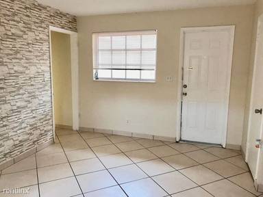 Main picture of 2501 NE 49th St