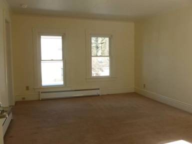 Main picture of 15 Pine St