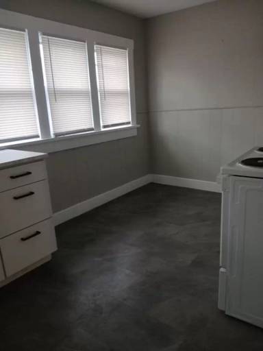 Main picture of 2410 W Douglas Ave
