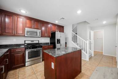 Main picture of 454 Brompton St