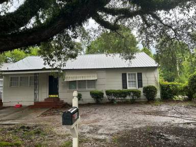 Main picture of 808 N Van Buren St