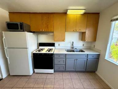 Main picture of 2840 Milvia St