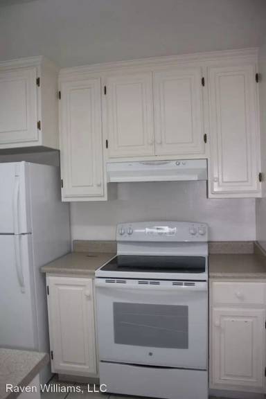 Main picture of 325 E William St