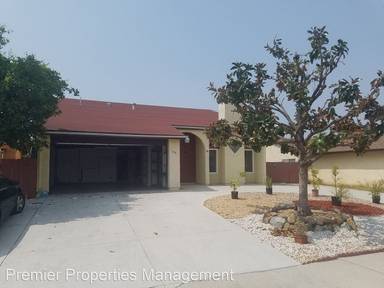 Main picture of 334 Vecino Ct