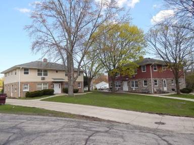 Main picture of 1620 S 90th St