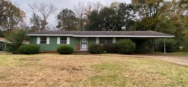 Main picture of 149 Springfield Cir