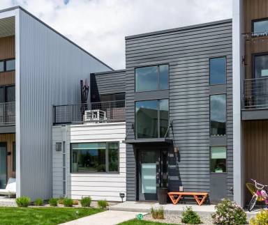 Main picture of 3864 Blondie St