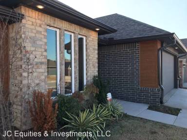 Main picture of 7116 NW 146 St