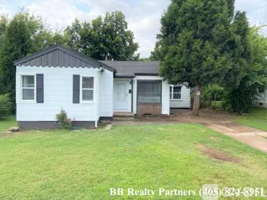 Main picture of 4332 E 4th Pl
