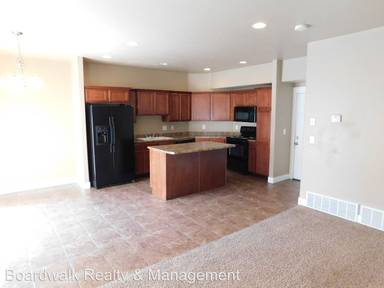 Main picture of 2657 N Elm Dr