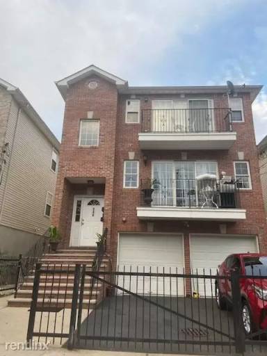 Main picture of 144 Mount Pleasant Ave