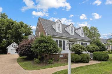 Main picture of 103 Tucker Ct