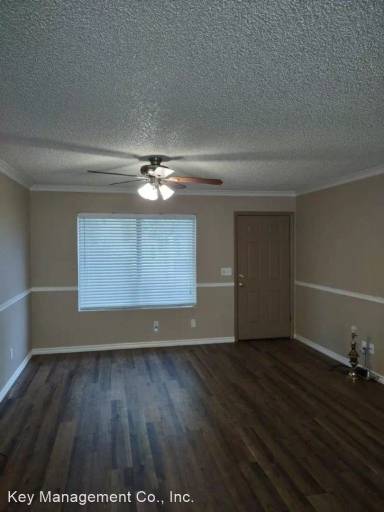Main picture of 2828 E Waltann Ln