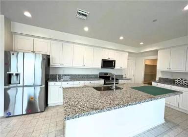 Main picture of 7515 Grazing Ln