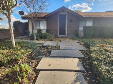 Main picture of 2414 W Beech Ave