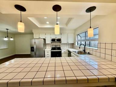 Main picture of 5140 Linda Lou Dr