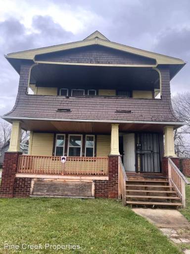 Main picture of 875 Paxton Rd