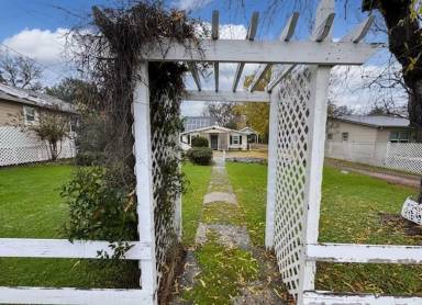 Main picture of 2352 Shasta St